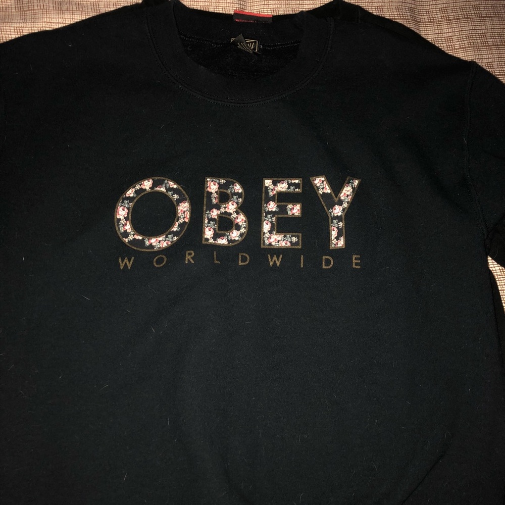 Long sleeve obey sweatshirt